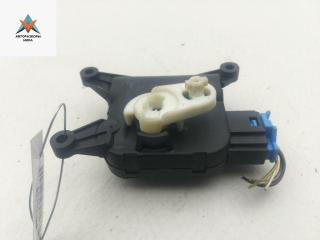 моторчик заслонки печки Volkswagen Golf 5 поколение 2005, 1.4 л., бензин, МКПП, серый, хетчбэк 5 дв., 0132801363