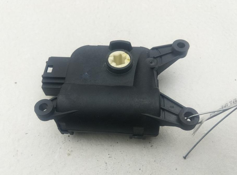 моторчик заслонки печки Volkswagen Passat B7 2013, 2.0 л., дизель, АКПП, серый, универсал, 3C0907511Q - фото №1