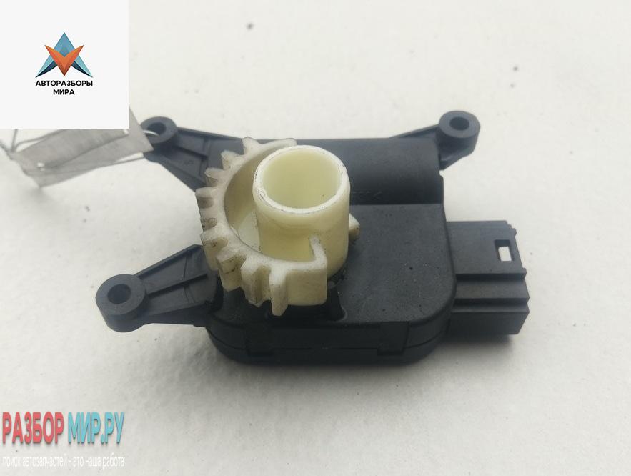 моторчик заслонки печки Volkswagen Passat B6 2006, 2.0 л., бензин, МКПП, синий, универсал, 3C0907511D - фото №1