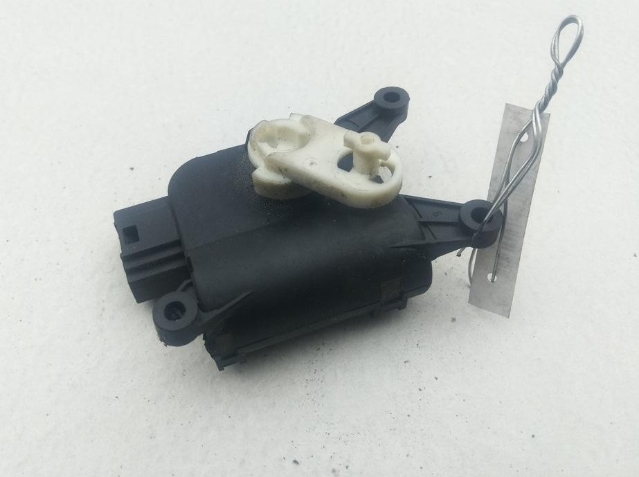 моторчик заслонки печки Volkswagen Passat B6 2006, 2.0 л., бензин, МКПП, синий, универсал, 3C1907511F - фото №1