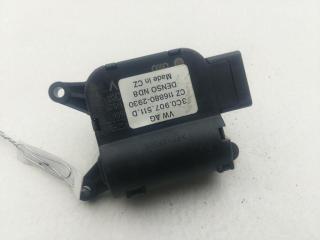 моторчик заслонки печки Volkswagen Passat B6 2006, 1.6 л., бензин, АКПП, чёрный, универсал, 3C0907511D