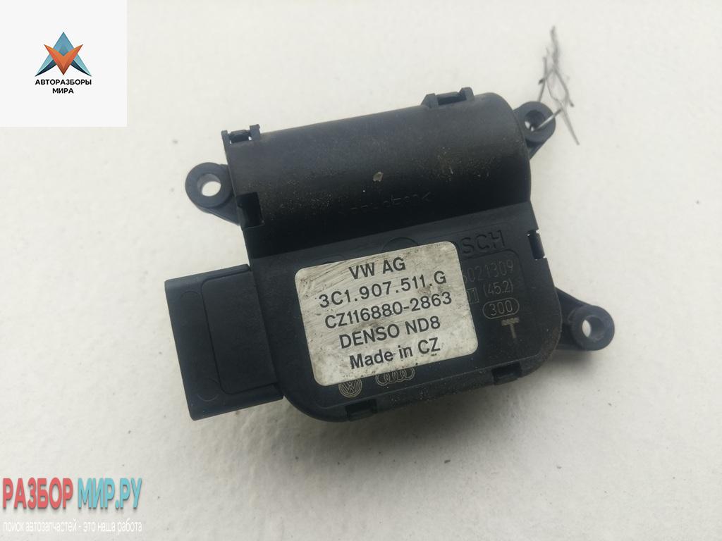 моторчик заслонки печки Volkswagen Passat B7 2013, 2.0 л., дизель, АКПП, серый, универсал, 3C1907511G - фото №1