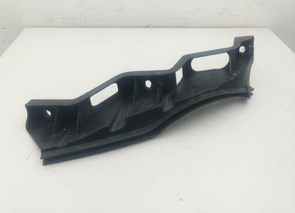 кронштейн переднего бампера Volkswagen Passat B6 2006, 1.6 л., бензин, АКПП, чёрный, универсал, 3C0807890 - фото №1