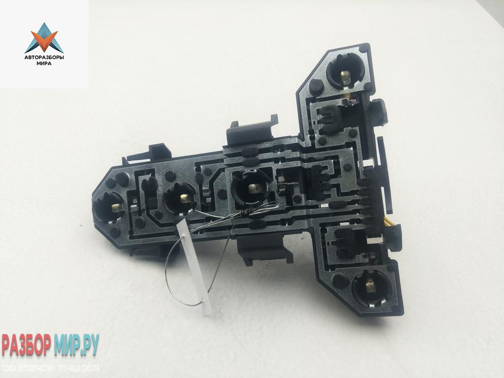 Плата фонаря заднего правого Volkswagen Golf 4 поколение 2002, 1.6 л., бензин, МКПП, серый, хетчбэк 5 дв., 1J6945257 - фото №1