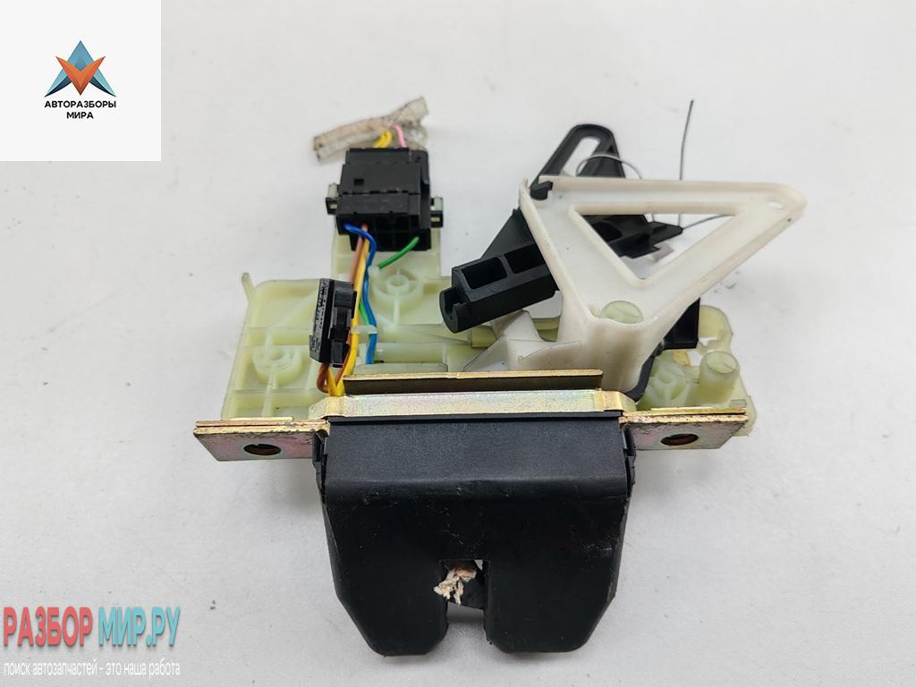 замок багажника Volvo V70 2 поколение 2001, универсал - фото №1