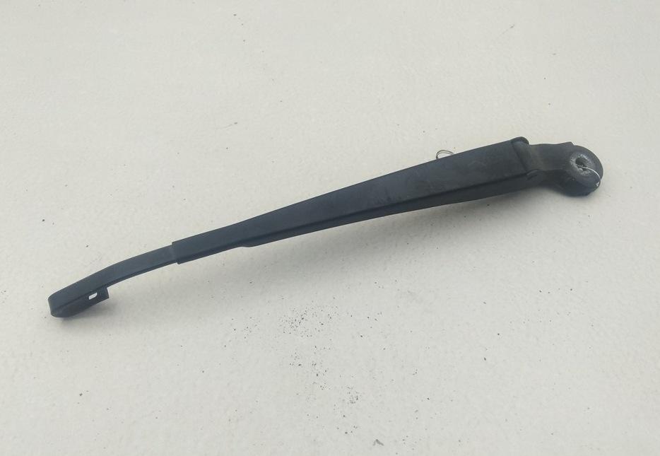 Щеткодержатель (поводок стеклоочистителя) задний Volkswagen Passat B5+ (GP) 2004, 1.9 л., дизель, АКПП, серый, универсал, 1J6955707A