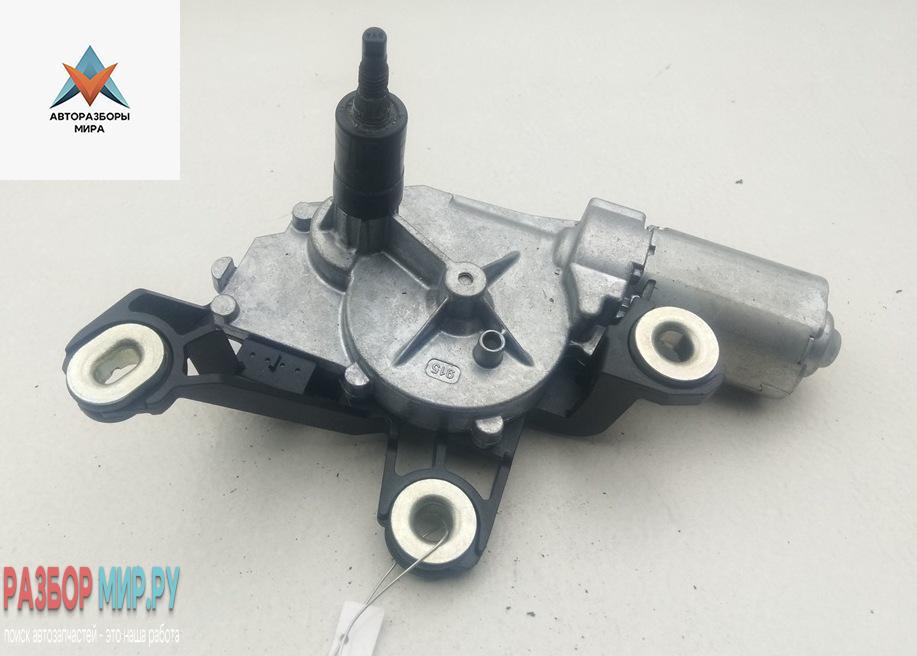 Двигатель стеклоочистителя заднего (моторчик дворников) Volkswagen Golf 4 поколение 1999, 1.6 л., бензин, МКПП, серый, универсал, 039001592 - фото №1