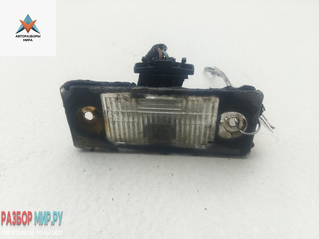 подсветка номера Volkswagen Golf 4 поколение 1999, 1.6 л., бензин, МКПП, синий, универсал, 1J5943021 - фото №1