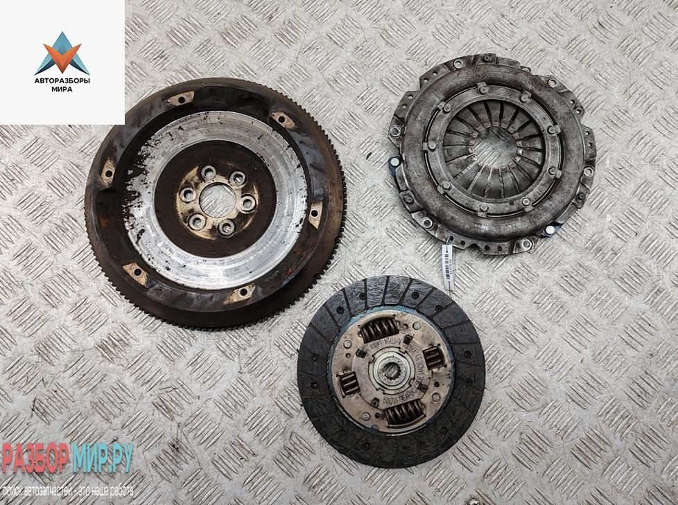 маховик Opel Astra H 2004, 1.6 л., бензин, МКПП, серый, хетчбэк 5 дв., 90400169 - фото №1