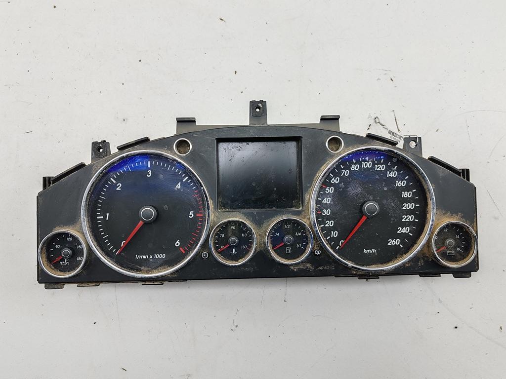 приборная панель Volkswagen Touareg 2006, 3.0 л., дизель, АКПП, серый, внедорожник 5 дв., 7L6920881S
