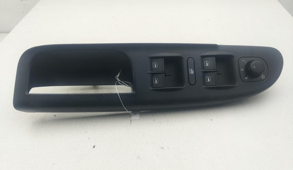 блок управления стеклоподъемниками Volkswagen Passat B6 2009, 1.4 л., бензин, МКПП, чёрный, универсал, 1K3959857B