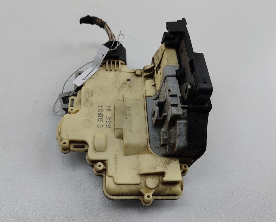замок двери задней правой Volkswagen Passat B6 2006, 1.6 л., бензин, АКПП, чёрный, универсал, 3C4839016A