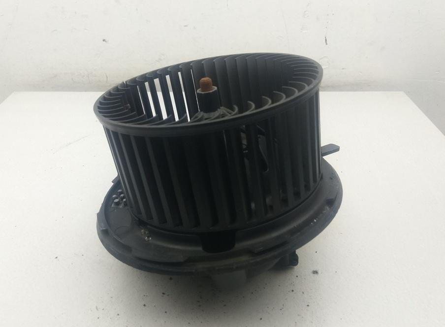 моторчик печки Volkswagen Passat B6 2005, 2.0 л., дизель, МКПП, серый, универсал, 3C1820015G