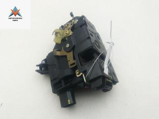 замок двери передней правой Volkswagen Golf 4 поколение 1999, 1.6 л., бензин, МКПП, синий, универсал