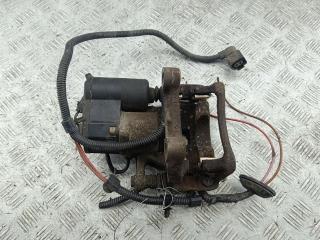 суппорт задний правый Volkswagen Passat B6 2006, 1.6 л., бензин, АКПП, чёрный, универсал