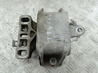 подушка крепления КПП Volkswagen Golf-4 1999, 1.4 л., бензин, МКПП, синий, хетчбэк 5 дв.