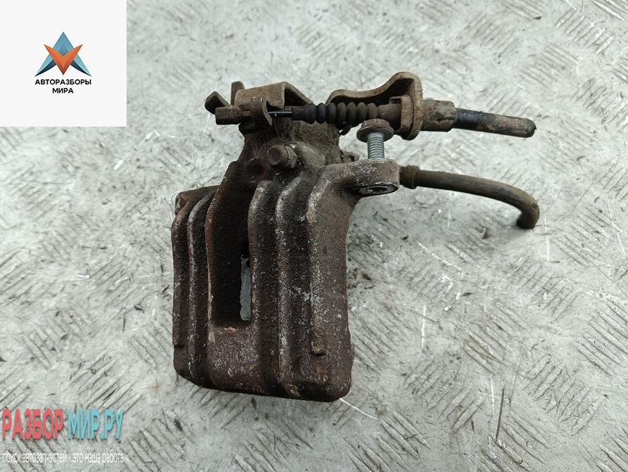 суппорт задний правый Volkswagen Passat B5 1998, 1.8 л., бензин, МКПП, серый, седан - фото №1