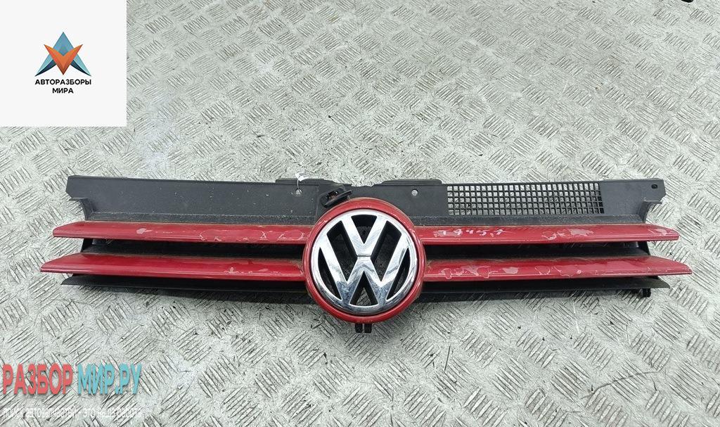 решетка радиатора Volkswagen Golf 4 поколение 2000, красный, хетчбэк 5 дв. - фото №1