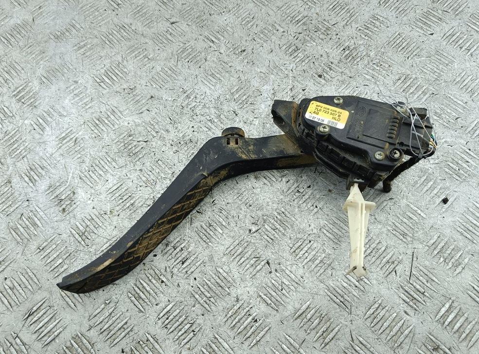 педаль Volkswagen Touareg 2006, 3.0 л., дизель, АКПП, серый, внедорожник 5 дв.