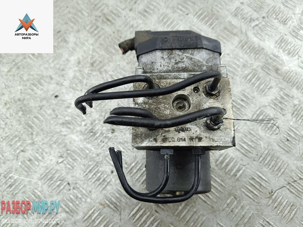 блок ABS Volkswagen Passat B5 1998, 1.8 л., бензин, МКПП, серый, седан - фото №1