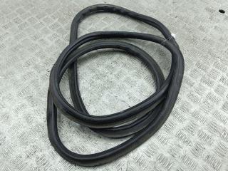 Уплотнитель крышки (двери) багажника Volkswagen Passat B6 2005, 2.0 л., дизель, МКПП, серый, универсал