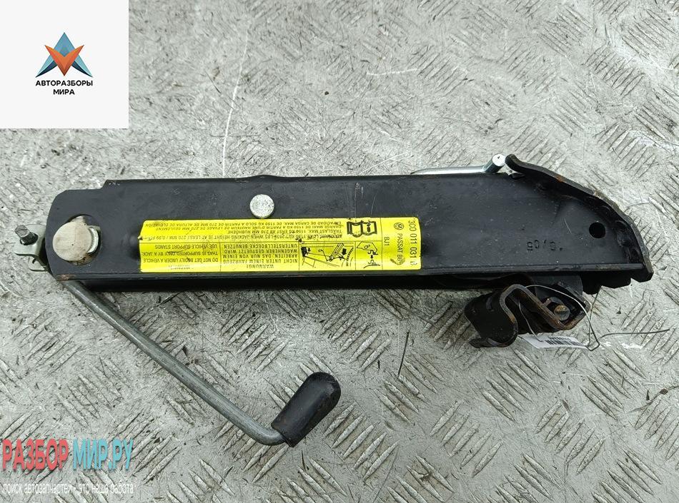 домкрат Volkswagen Passat B6 2005, 2.0 л., дизель, МКПП, серый, универсал - фото №1