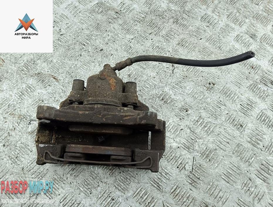 суппорт передний правый Volkswagen Passat B7 2013, 2.0 л., дизель, АКПП, серый, универсал - фото №1