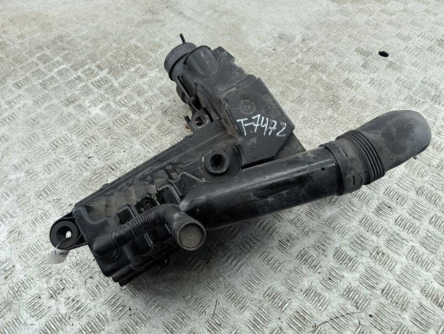корпус воздушного фильтра Volkswagen Passat B6 2006, 2.0 л., дизель, МКПП, чёрный, универсал