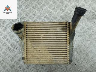 радиатор интеркулера Volkswagen Touareg 1 поколение 2006, 3.0 л., дизель, АКПП, серый, внедорожник 5 дв.