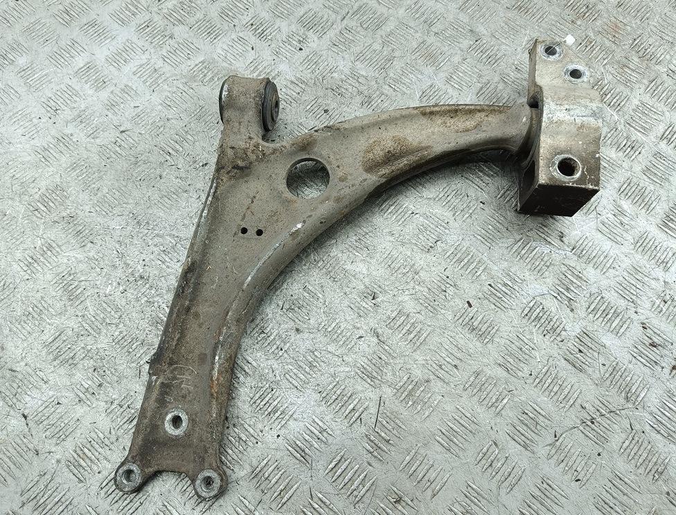 рычаг передний правый Volkswagen Passat B6 2006, 2.0 л., бензин, МКПП, синий, универсал