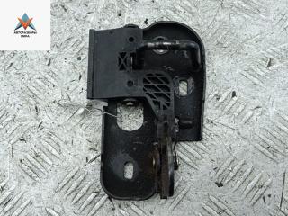 ответная часть (скоба) замка двери Volkswagen Passat B6 2006, 2.0 л., дизель, МКПП, чёрный, универсал