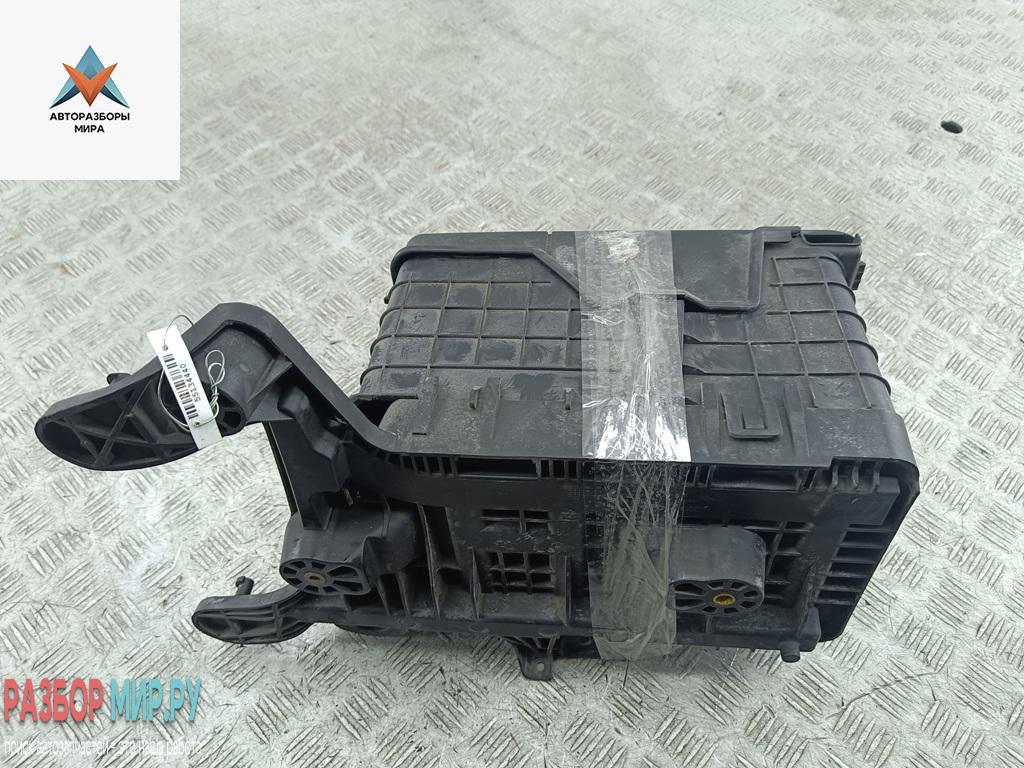 Кожух аккумулятора (короб АКБ) Volkswagen Passat B6 2006, 2.0 л., дизель, МКПП, чёрный, универсал - фото №1