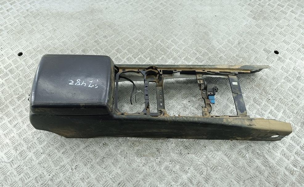 подлокотник Volkswagen Touareg 2006, 3.0 л., дизель, АКПП, серый, внедорожник 5 дв.