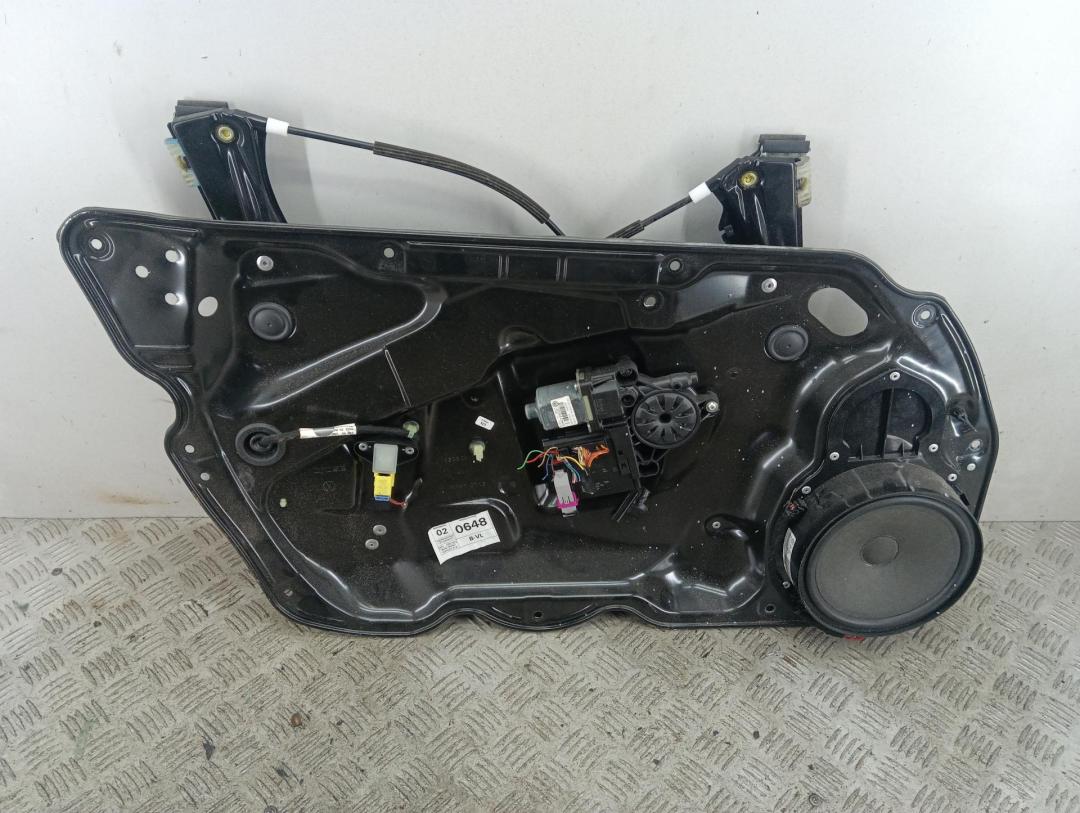 стеклоподъемник электрический передний левый Volkswagen Passat B7 2013, 2.0 л., дизель, АКПП, серый, универсал - фото №1
