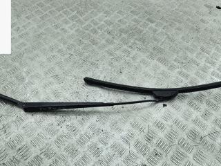 Щеткодержатель (поводок стеклоочистителя) передний Ford Focus 1 поколение [рестайлинг] 2003, 1.6 л., i, бензин, МКПП, серый, хетчбэк 5 дв., XS4117527AB