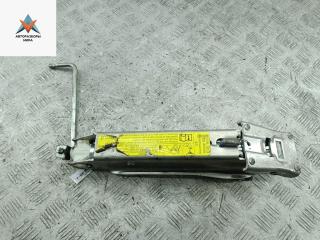 домкрат Audi A6 4B/C5 1998, 1.8 л., Ti, бензин, МКПП, чёрный, универсал, 8L0011031A