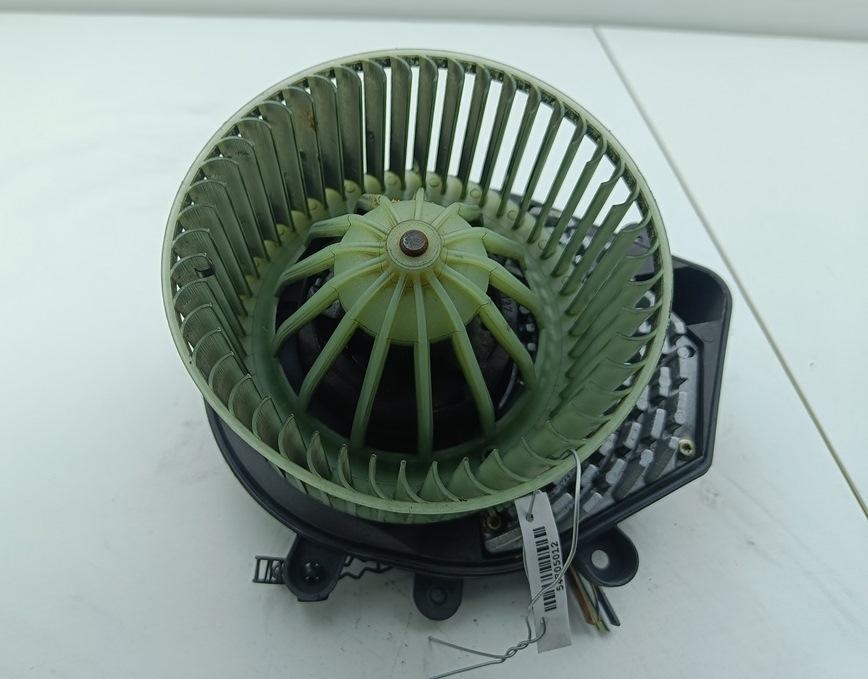 моторчик печки Audi A4 B5 1996, 1.8 л., бензин, МКПП, синий, седан, 8D1820021