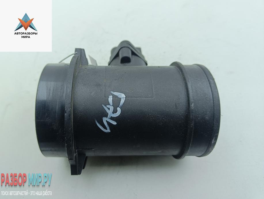 Расходомер (измеритель потока воздуха) Audi A6 4B/C5 1998, 2.5 л., дизель, МКПП, красный, универсал - фото №1