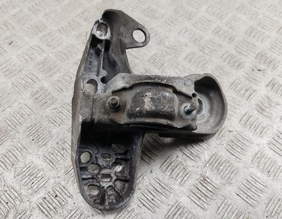 кронштейн (крепление) Volkswagen Passat B5+ (GP) 2004, 1.6 л., бензин, МКПП, чёрный, универсал, 8E0199351F