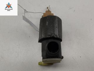 насос (моторчик) омывателя стекла Ford Focus 1 поколение [рестайлинг] 2003, серый, хетчбэк 5 дв., 93BB17K624BA