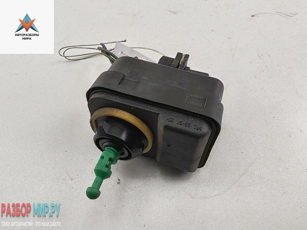 корректор фар Volvo S60 1 поколение 2002, 2.4 л., дизель, МКПП, чёрный, седан - фото №1