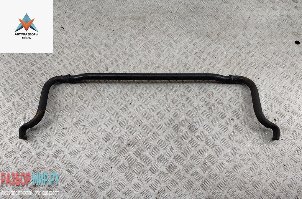 стабилизатор подвески передний Volkswagen Passat B5 1998, 1.9 л., дизель, МКПП, зелёный, универсал - фото №1