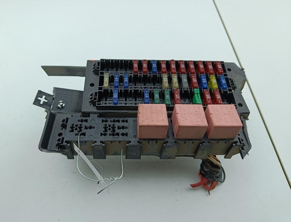 блок предохранителей Renault Kangoo I 2006, 1.5 л., дизель, МКПП, зелёный, фургон, 7703297572