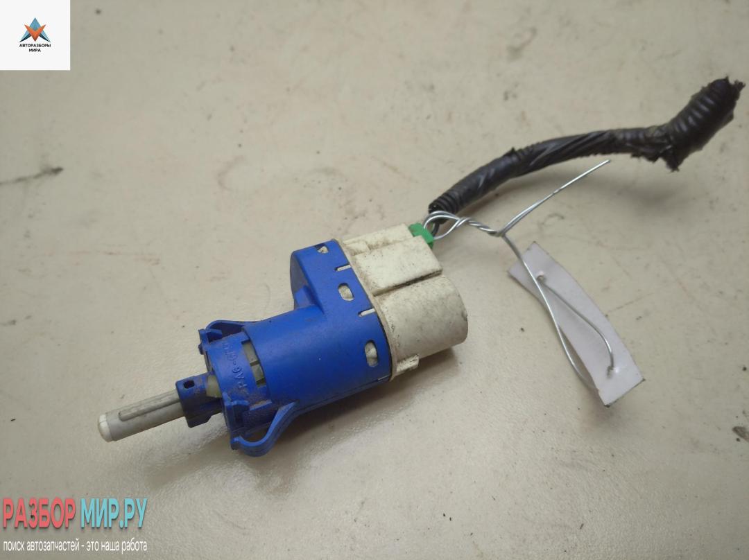 Датчик (включатель) стоп-сигнала Ford Transit 7 поколение 2009, 2.2 л., дизель, МКПП, серый, микроавтобус, 3N5T9C872AC - фото №1