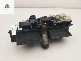 ручка крышки багажника Audi A6 4B/C5 1998, красный, универсал, 8D9827565