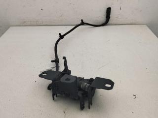 замок капота Volkswagen Golf-4 1999, 1.4 л., бензин, МКПП, синий, хетчбэк 5 дв., 1J0823509
