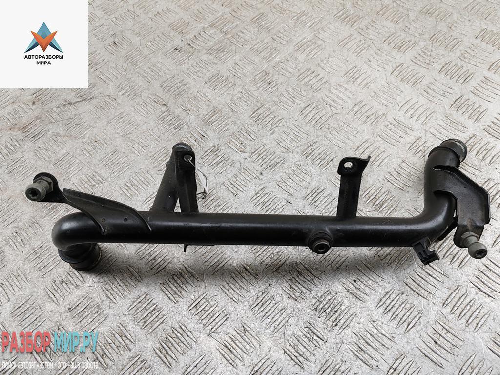 трубка охлаждающей жидкости Audi A4 B6 2001, 2.0 л., бензин, АКПП, 06B121071A - фото №1