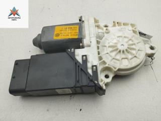 моторчик стеклоподъемника передний левый Volkswagen Golf 4 поколение 1999, 1.4 л., МКПП, хетчбэк 5 дв., 101430202