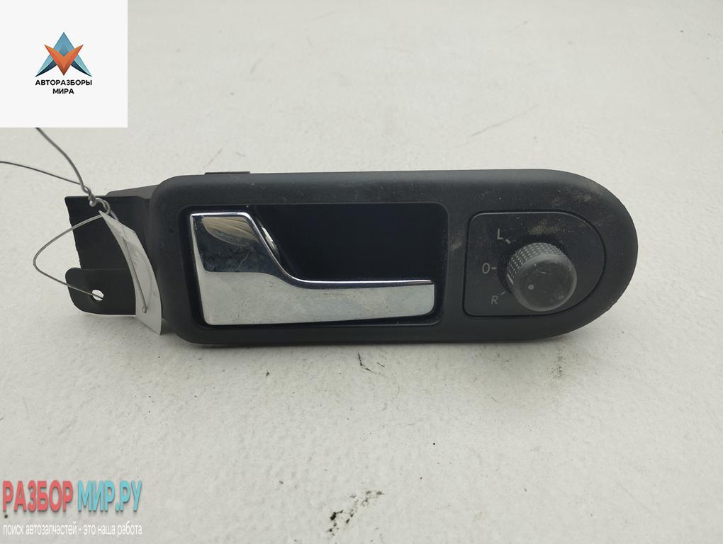 ручка внутренняя передняя левая Volkswagen Golf 4 поколение 1999, 1.4 л., бензин, МКПП, синий, хетчбэк 5 дв., 3B1837113J - фото №1