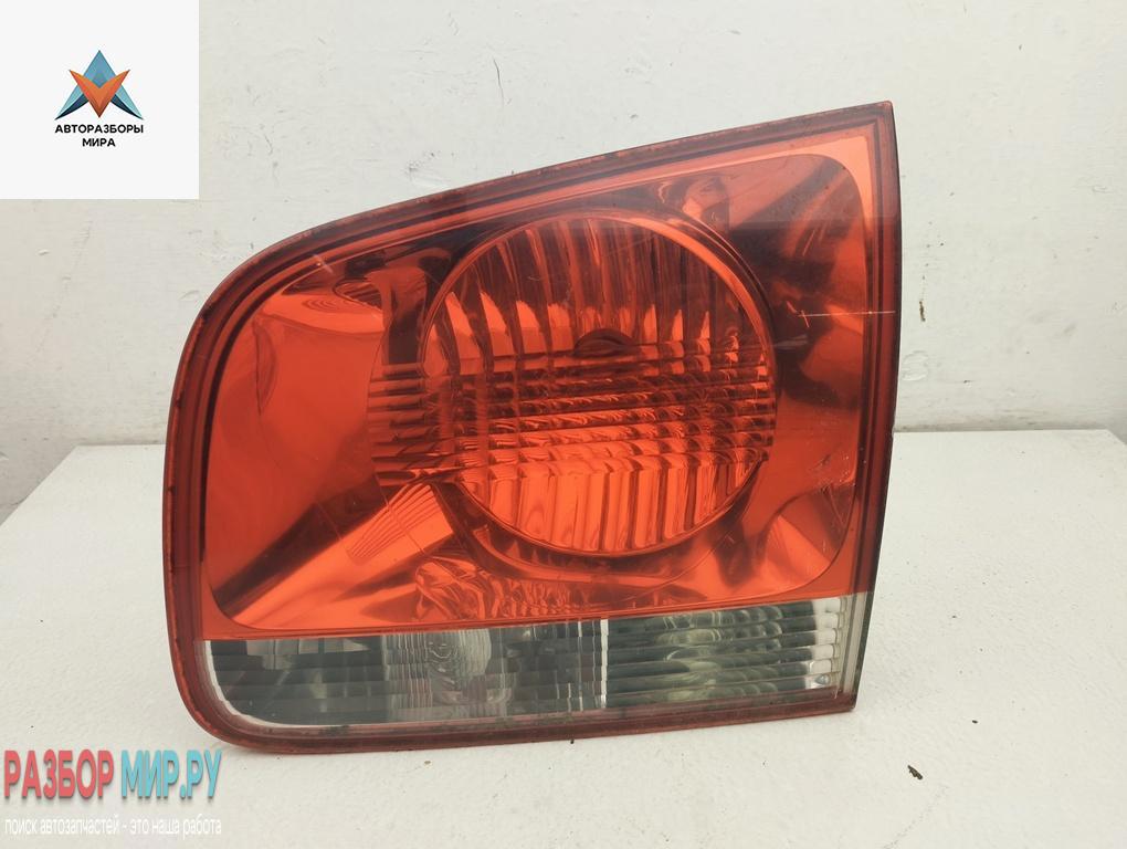 фонарь крышки багажника правый Volkswagen Touareg 1 поколение 2006, 3.0 л., дизель, АКПП, серый, внедорожник 5 дв., 7L6945094H - фото №1